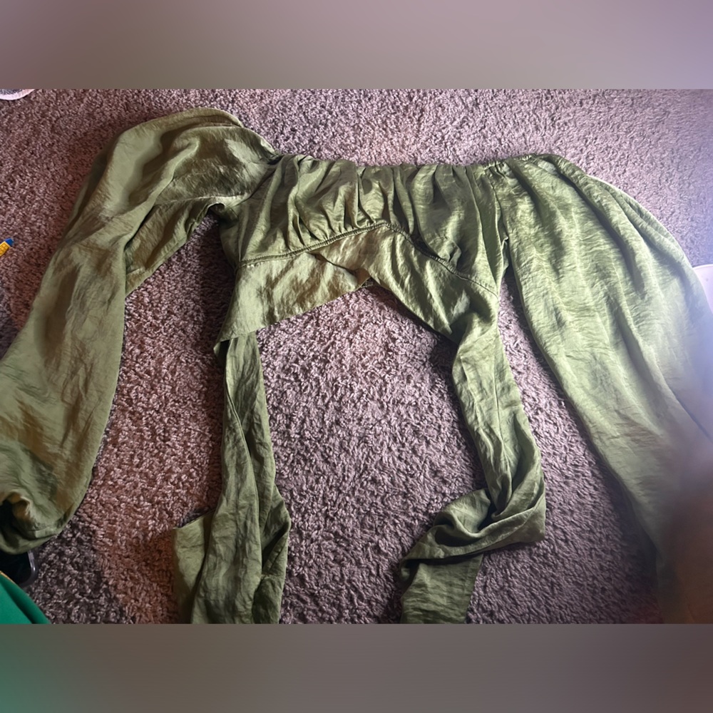 green crop top